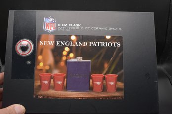 New England Patriots Shot Glass And Flask Set Brand New In Box
