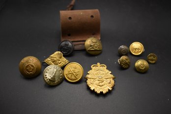 Vintage Canadian Military Buttons And Pins