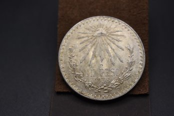 1938 UN Peso Libertad Mexico Coin