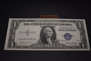1935 E Series 1 Dollar Silver Certificate Note Almost Uncirculated