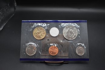 2002 Philadelphia US Mint Uncirculated Coin Set
