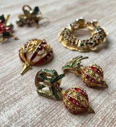Merry Christmas! Holiday Themed Jewelry