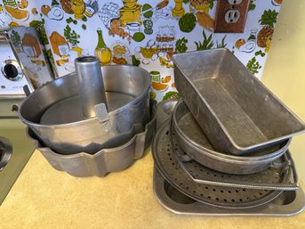 Bakeware Original Bundt Pan Baking Lot