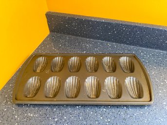 Madeleine Pan Wilton Bakeware French Shell