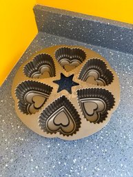 Wilton Dimensions 6 Cavity Mini Heart Baking Pan