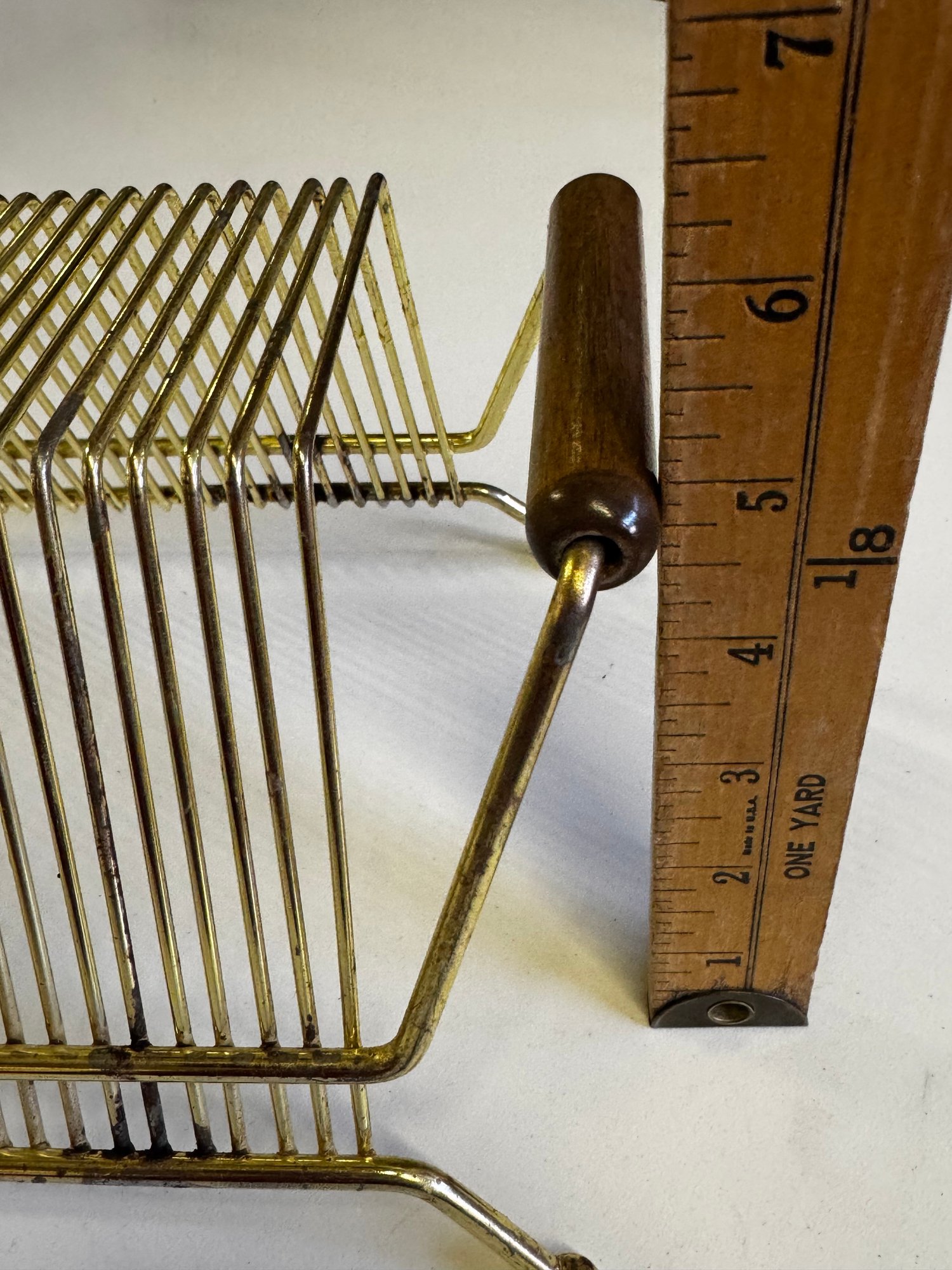 Vintage MCM Gold Wire Record Rack Holder #21114 | Auctionninja.com