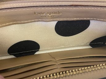 Kate Spade Zippered Wallet With Lining