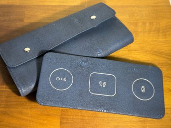 Electronic Wireless Charging Station In Case For Easy Travel