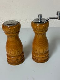Olde Thompson Salt And Pepper Duo.  Classic!  Approx 5.5- 6inches Tall