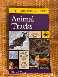 Peterson Field Guide To Animal Tracks