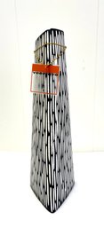 Designer Vase: Yeepinyo Japanese Blk & White Textured, Triangle Shaped