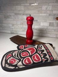 Festive And Artsy Kitchen Trio