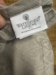 Waterford Linens Table Cloth And Napkin Set