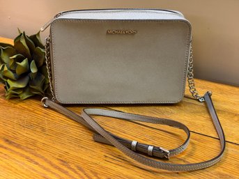 Micheal Kohrs Cross Body Purse In Subtle Grey 10x6 And Stands On His Own!