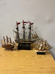 3 Gallant Ship Figures