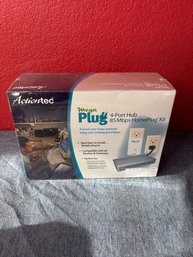 Mega Plug 4 Port Hub- New