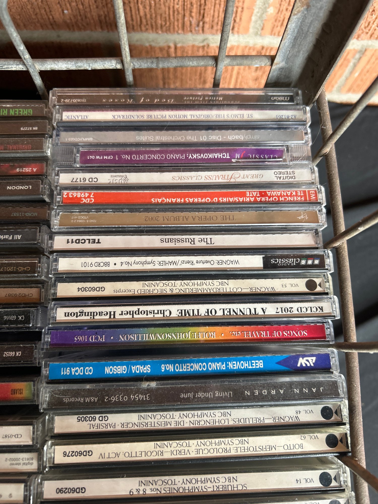 Bundle Of Cds #50954 | Auctionninja.com