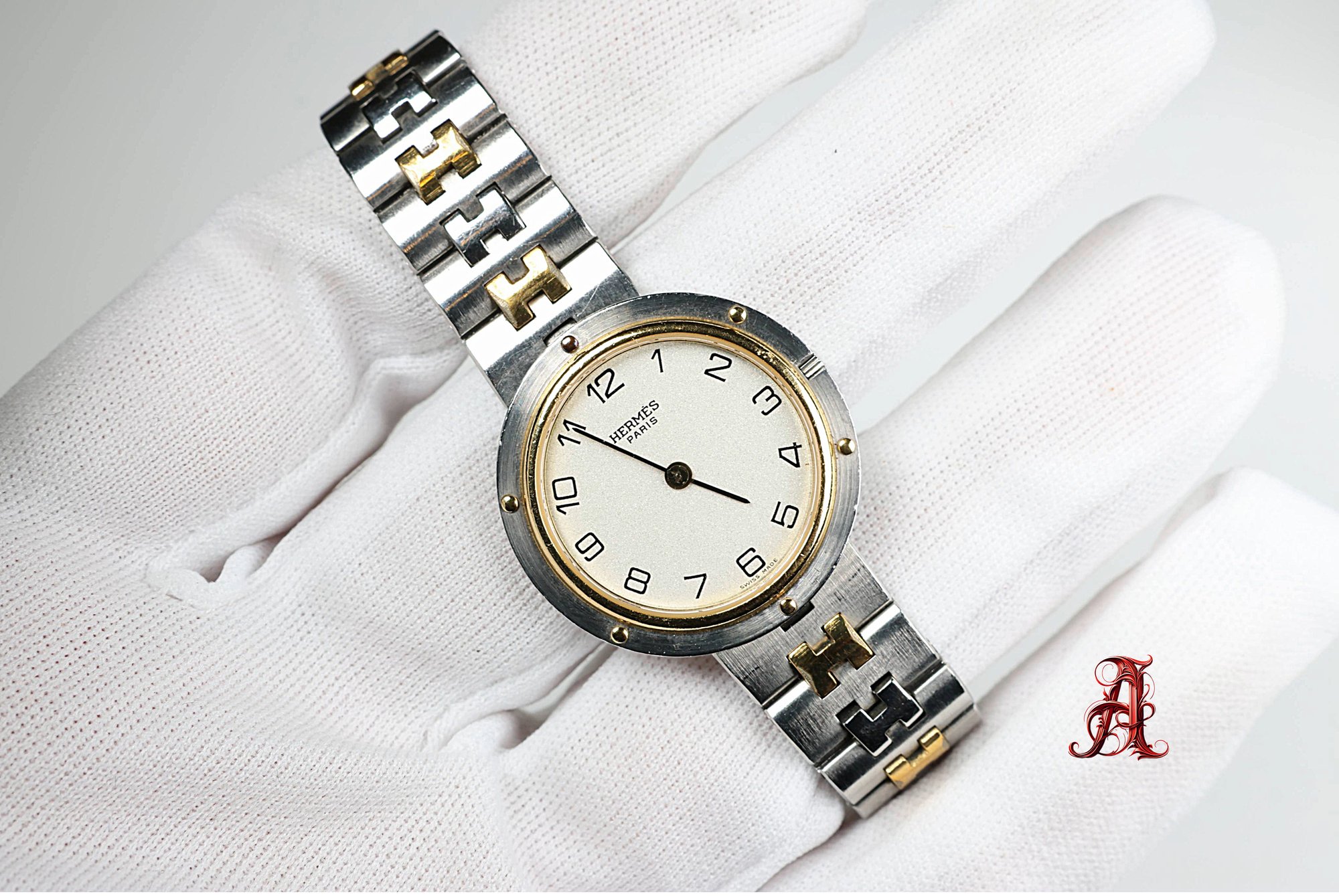 Hermes Olympia Watch Ivory Sparkle Dial 24mm Women Gold  display picture 3