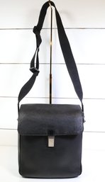 Louis Vuitton YARANGA Series Black Cowhide Leather Shoulder Crossbody Flap Messenger Bag