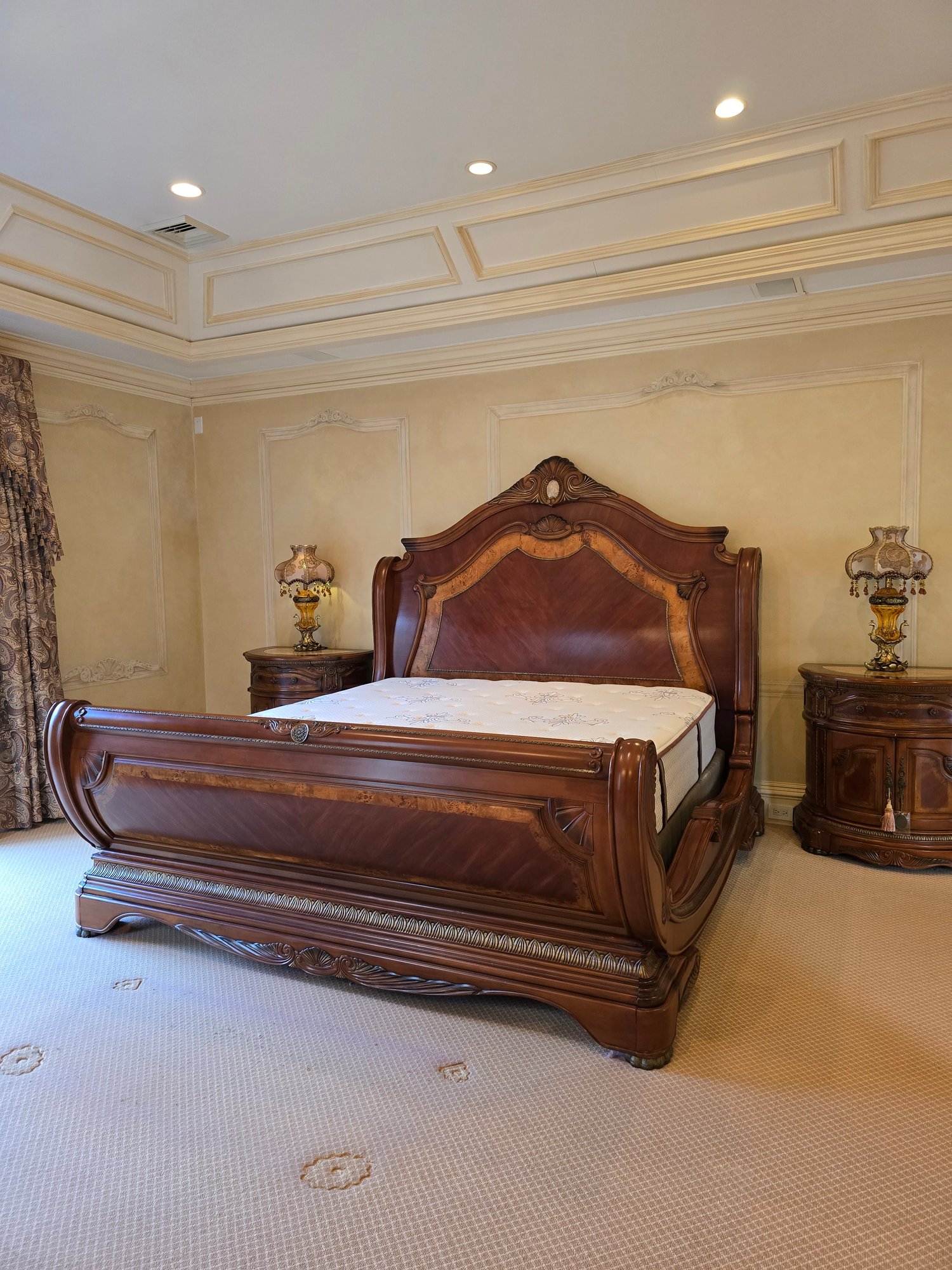Cortina sleigh bed king size online