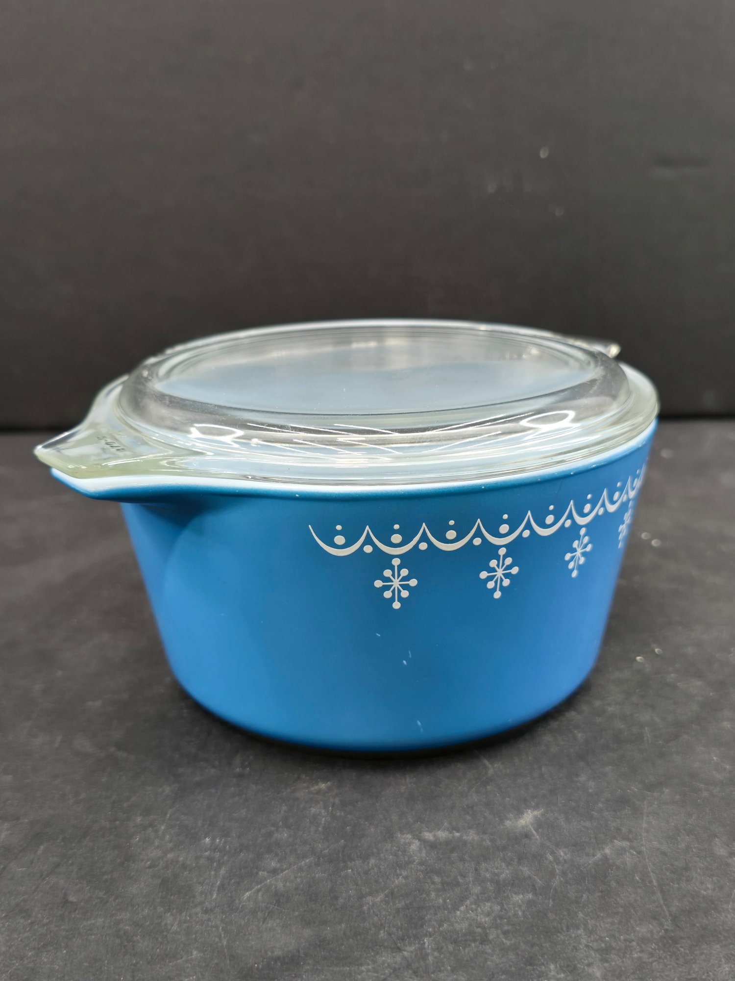 Pyrex Snowflake Pattern Casserole Vintage Pyrex Cinderella Round Casserole Dish Featuring The