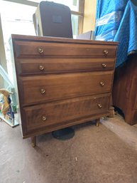Mid Century Modern 4-drawer Chest By Roomates By Baumritter