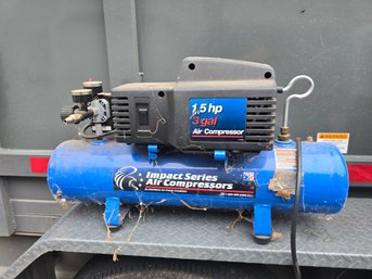 Blue DeVilbiss Impact Series 1.5 HP 3-Gallon Air Compressor - Not Tested