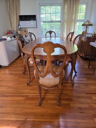 Large Ovular Wooden Dining Room Table With 6 Chairs