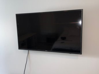 LCD Smart TV-samsung With Remote, And With Stand/wall Mount-40 Inches