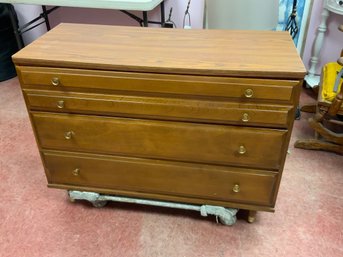 Roommates 4-drawer Dresser