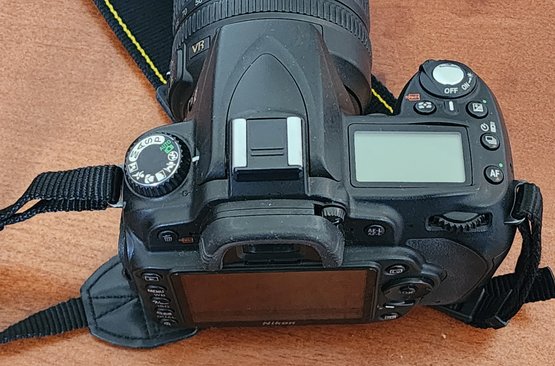NIKON D90 DSLR Camera With LOWEPRO Flipside 300 Bag #20609