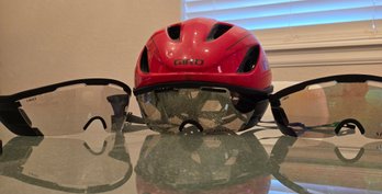 Red Giro Vanquish MIPS Helmet With Integrated Magnetic Shields