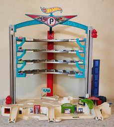 Large HOT WHEELS Toy Car Play Center