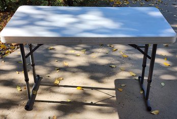 Vintage LIFETIME 4 Foot Wide Table