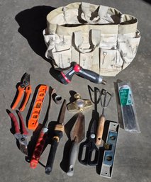 Lawn And Garden Bage With Assortee Essentials