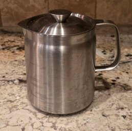 Stainless Steel Oil Strainer Pot, Commonly Used For Filtering And Storing Cooking Oil Or Bacon Grease