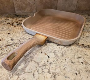 Non Stick Grill Pan With Wood Handle