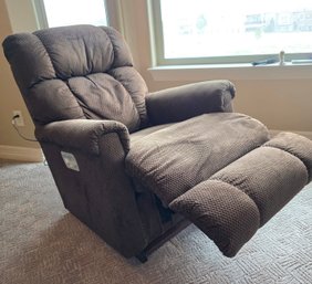 La-Z-Boy Pinnacle Rocking Recliner With Adjustable Sections And Remote