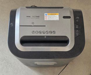 Royal 1620MX 16-Sheet Crosscut Shredder