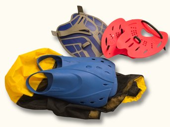 R1012 Speedo TYR And Aqua Sphere Swim Fins And Training Paddles Lot