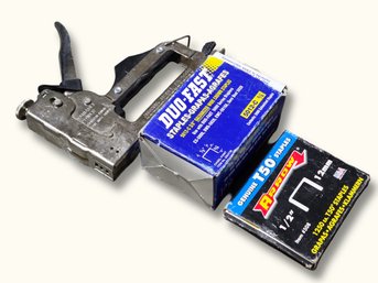R1028 Duo-Fast CS-5000 Compression Stapler Bundle With Duo-Fast And Arrow T50 Staples