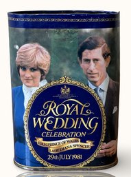 K44 Vintage Royal Wedding Celebration Tin Prince Charles And Lady Diana 1981