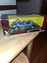 Vintage Large Diecast Metal Deluxe Edition Corvette