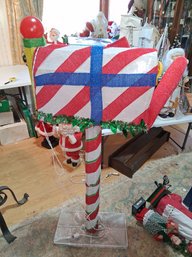 Nice 4 Ft Tall Christmas Display Mailbox