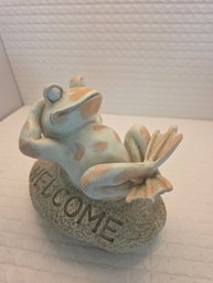 Frog Figurine,  Outdoor Welcome Sign