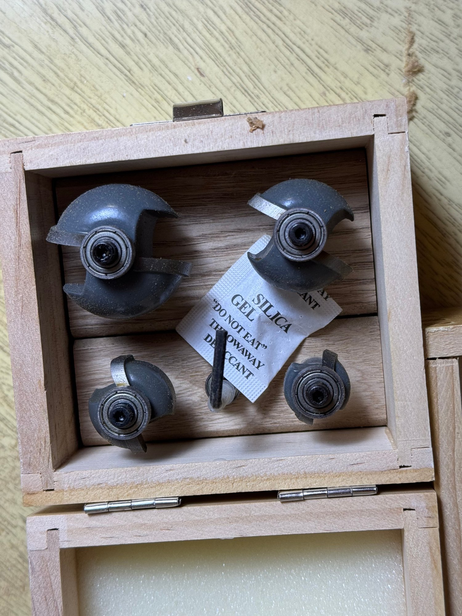 LOT OF 3 BOXES OF ROUTER BITS- GREAT FOR WOODWORKING!(D106) #32689 ...