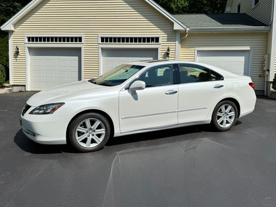 119 -2007 LEXUS ES350 - IN UNBELIEVABLE CONDITION! ALWAYS GARAGED, ONE OF THE MOST RELIABLE CARS EVER MADE!