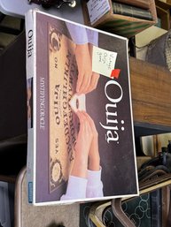 (110A) VINTAGE QUIJA BOARD GAME- SPOOKY FUN!