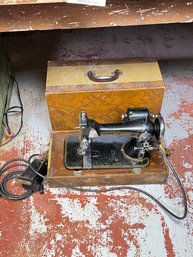 (41D) ANTIQUE WARDS BRUNSWICK SEWING MACHINE