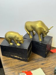 (24A) VINTAGE MID-CENTURY BRASS? BEAR AND BULL BOOKENDS